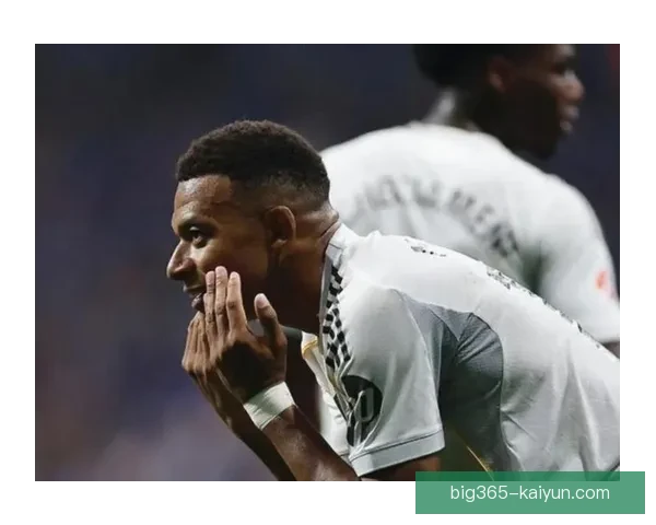 西甲大牌球星状态回暖，近期表现备受关注