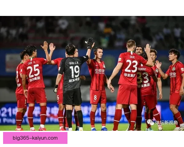 西甲红白鹦鹉近期表现稳定，球队竞争力增强，力争提升联赛排名